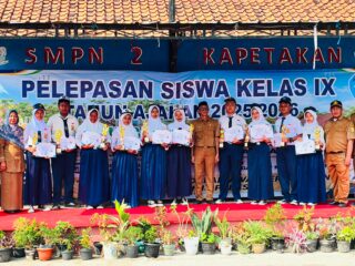 Penuh Haru dan Prestasi, SMPN 2 Kapetakan Gelar Pelepasan Siswa Kelas IX Tahun Ajaran 2025/2026